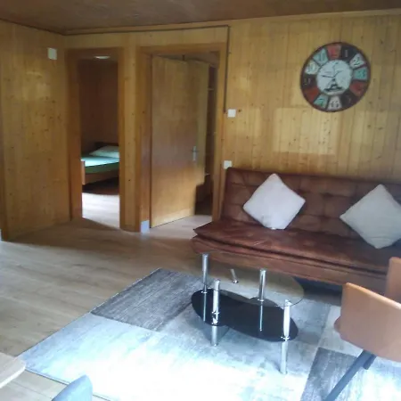 Ferien Flueehblueemli בקתה שטכלברג